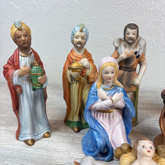Flambro Porcelain 9 Piece Nativity Set Vintage Christmas Figurine - Picture 2 of 11